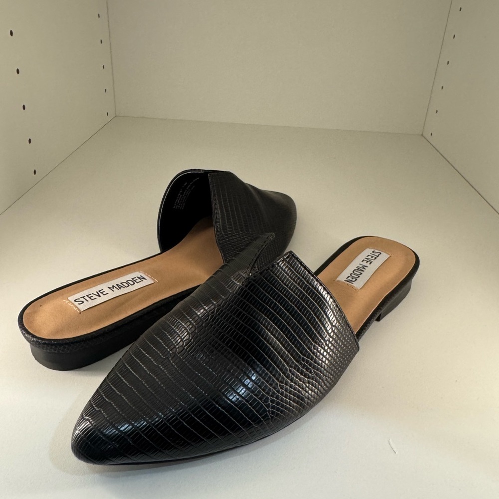 Steve Madden Textured Black Mules